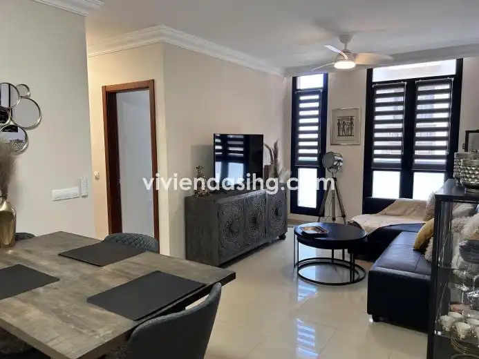 Sala d'estar de Pis de lloguer en Puerto de la Cruz amb Rentadora i Internet