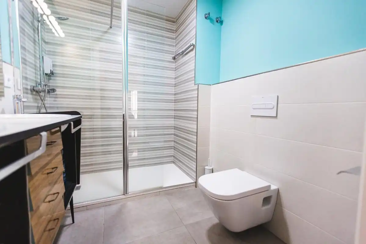 Bathroom of Flat for sale in Córdoba  with Air Conditioner, Heating and Terrace