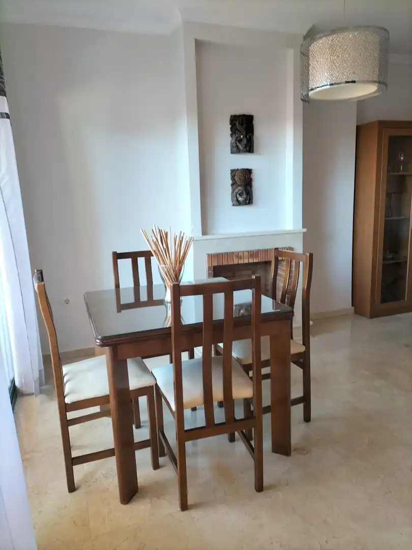 Comedor de Apartamento de alquiler en Fuengirola con Terraza, Amueblado y Piscina comunitaria