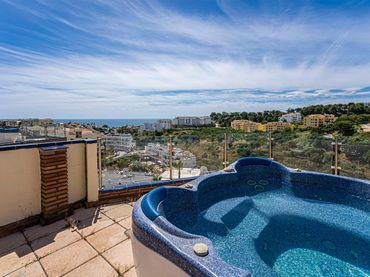Penthouse with pool for sale in Calle Severiano Ballesteros de Riviera