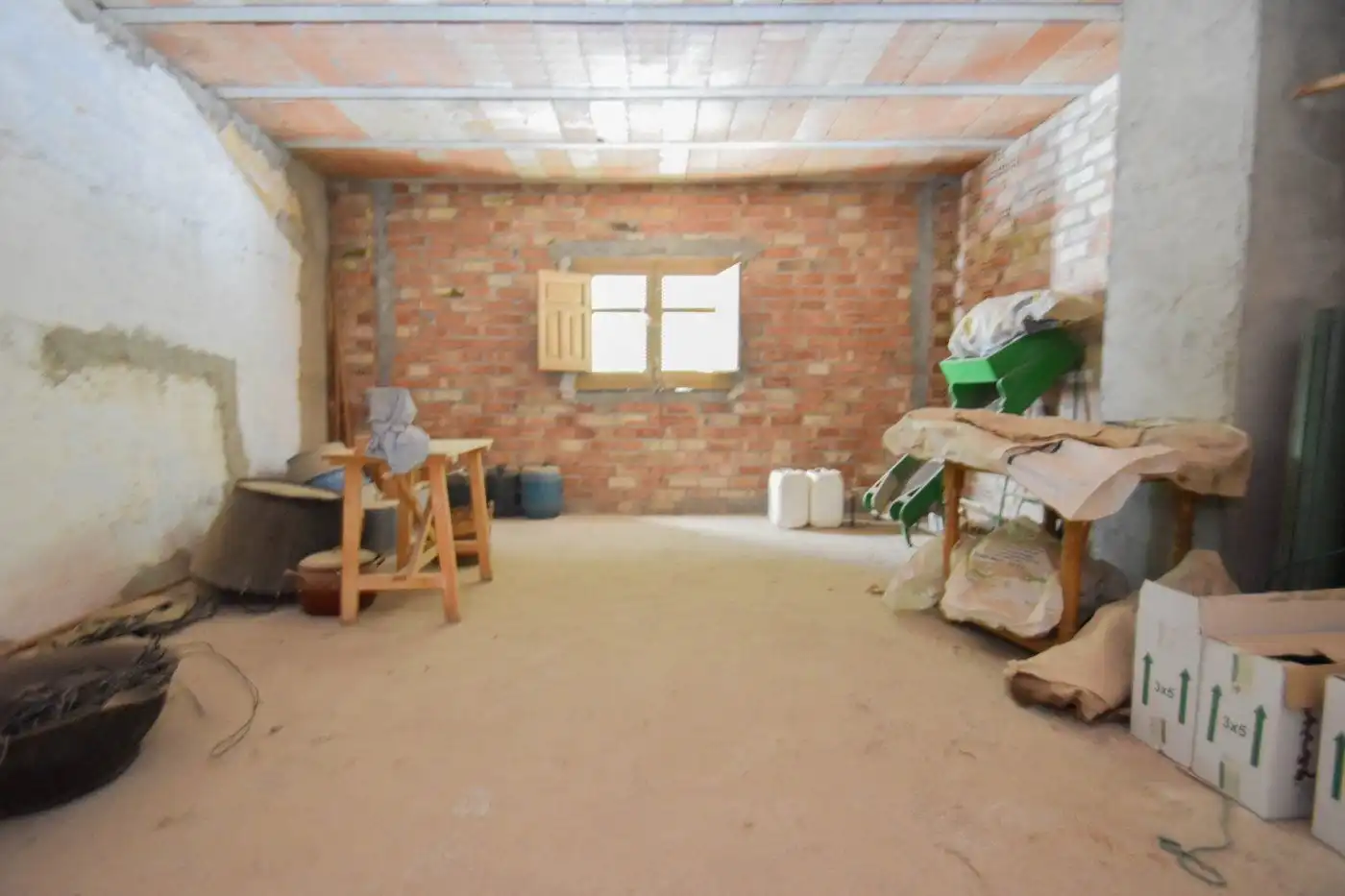 Garage for sale in Colomera
