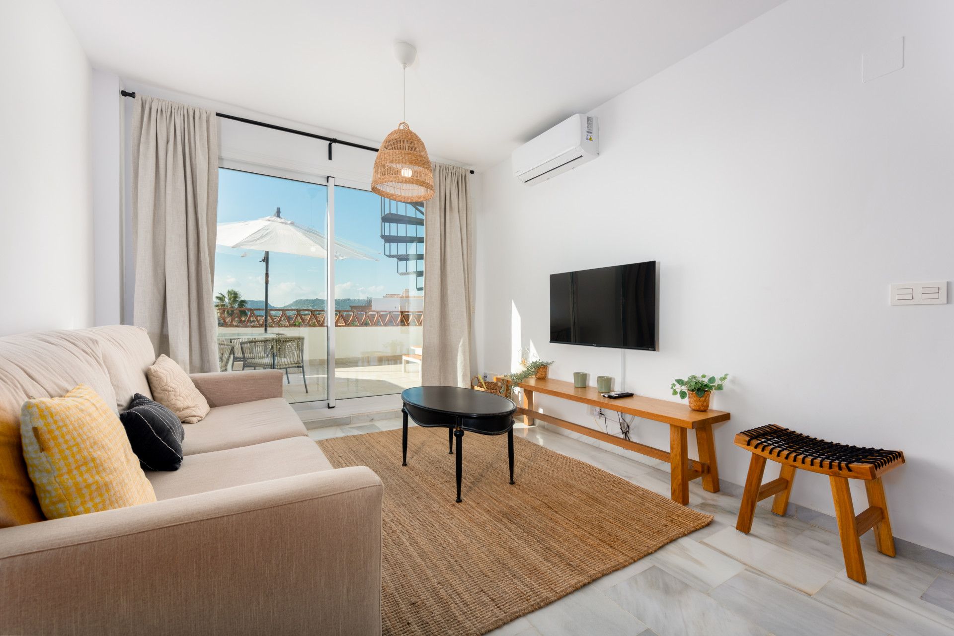 Living room of Attic for sale in Casares  with Air Conditioner, Terrace and Furnished