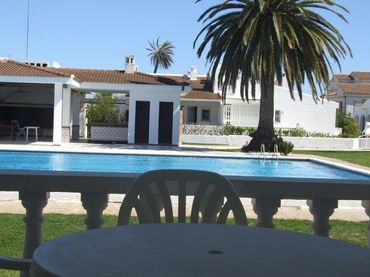 Adosado con piscina en venta en Carrer Carrer de la Capadella 53