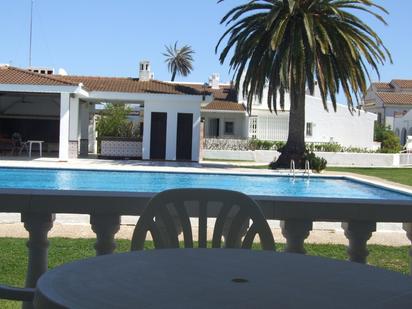 Piscina de Casa adosada en venda en Deltebre amb Jardí privat i Piscina comunitària