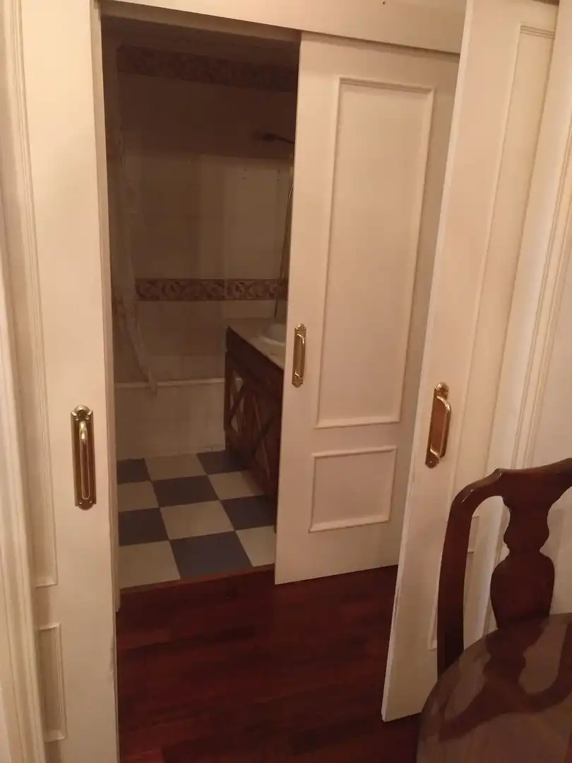 Baño de Piso de alquiler en Sevilla con Aire acondicionado, Amueblado y Horno