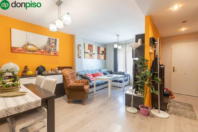 Casa adosada en Venta en  APOLO(AM), 4 en Ambroz