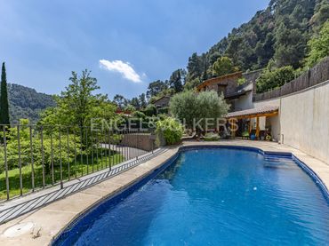 Chalet con balcón en venta en Gallifa