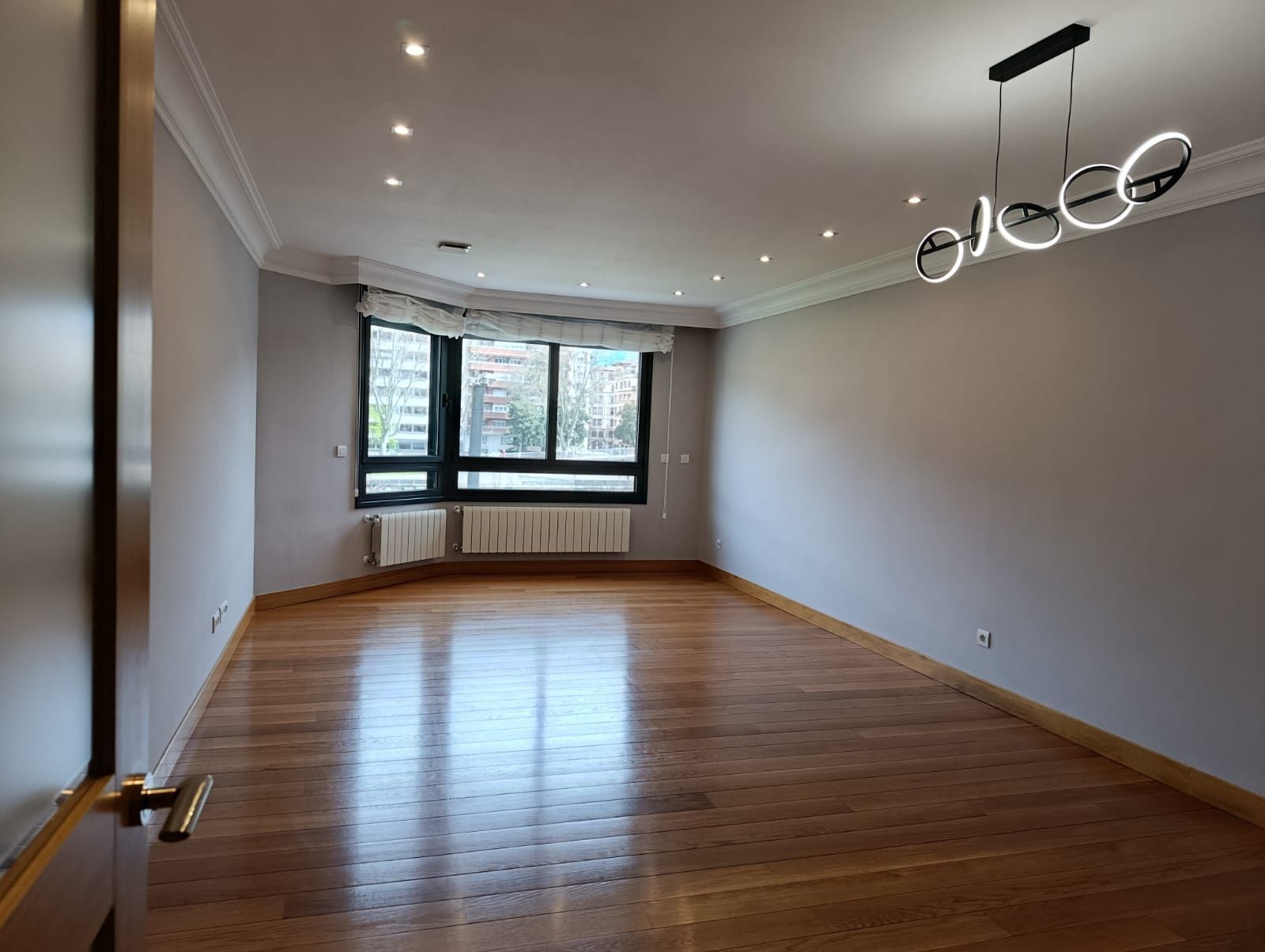 Dormitori de Pis de lloguer en Bilbao  amb Aire condicionat, Calefacció i Terrassa