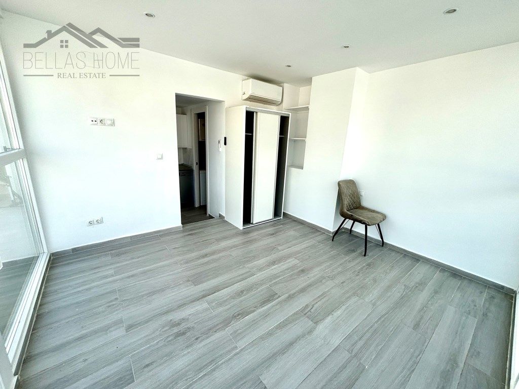 Bedroom of Study for sale in Estepona  with Air Conditioner and Terrace