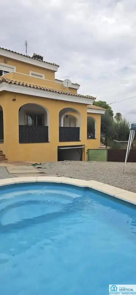 Casa o xalet de lloguer a calle del Sambori, Riba-roja de Túria
