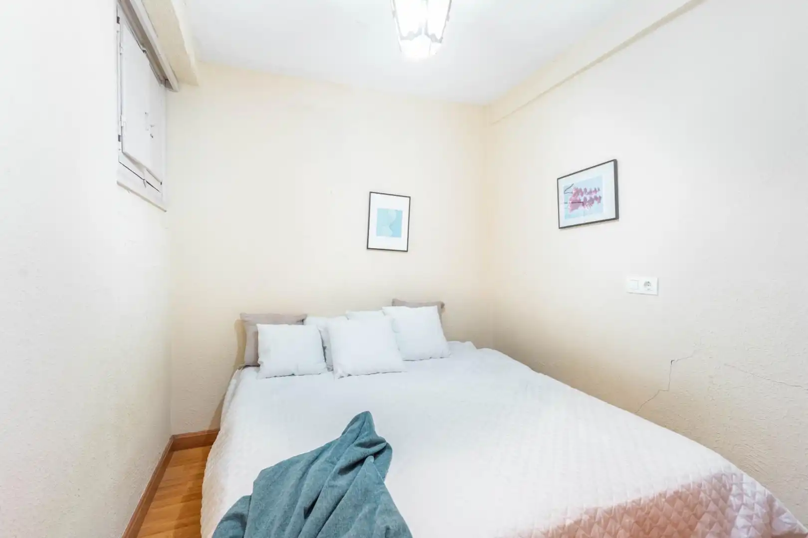 Habitación de Apartamento en venta en Ribadesella con Calefacción y Balcón