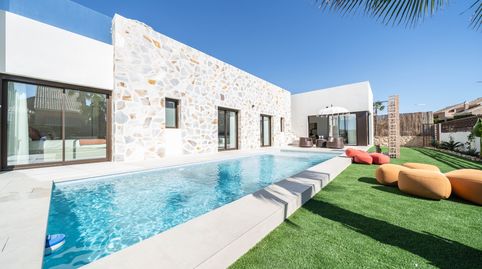 VILLA con 442 m de PARCELA en LA FINCA GOLFampnbspVIVIENDA  Ref  TP004ND121 m CONSTRUIDOS442 m PARCELATRES DORMITORIOSDOS BANtilde