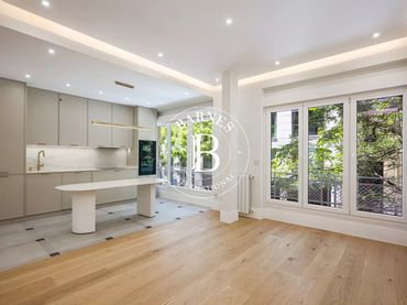 Piso con ascensor en venta en Chamberí