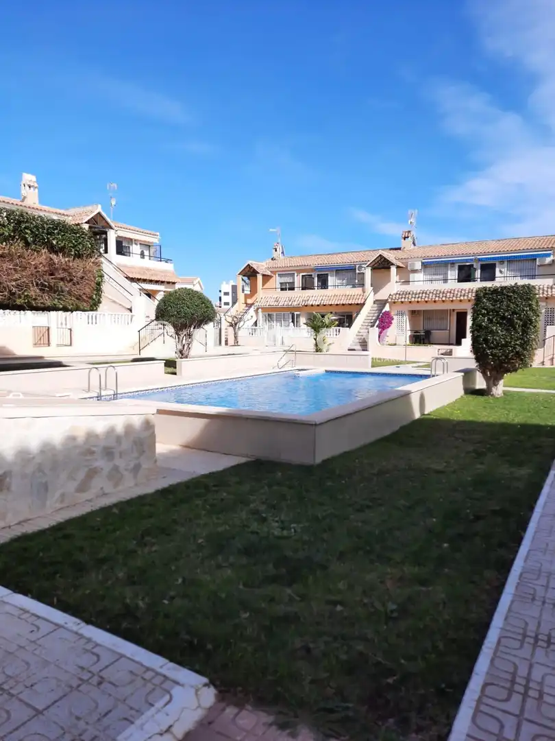 Casa o xalet en venda a Calle Calle los Mandarinos, San Miguel de Salinas