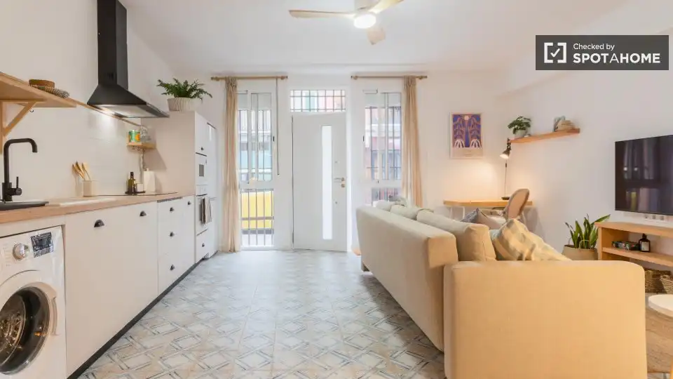 Living room of Flat for rent in Valencia  with Air Conditioner, Heating and Furnished
