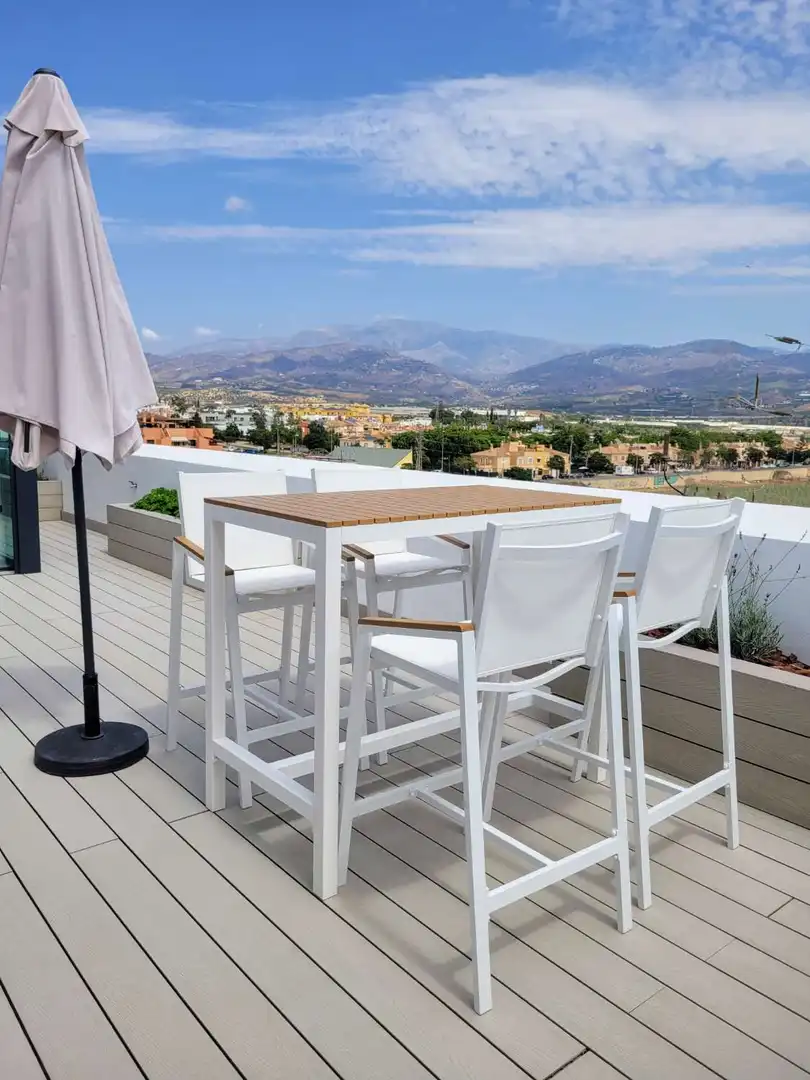 Terraza de Ático en venta en Vélez-Málaga con Aire acondicionado, Piscina y Internet