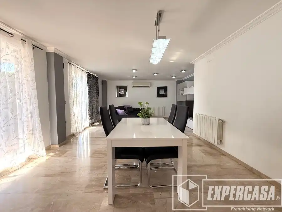Menjador de Casa o xalet en venda en Riba-roja de Túria amb Aire condicionat, Calefacció i Terrassa
