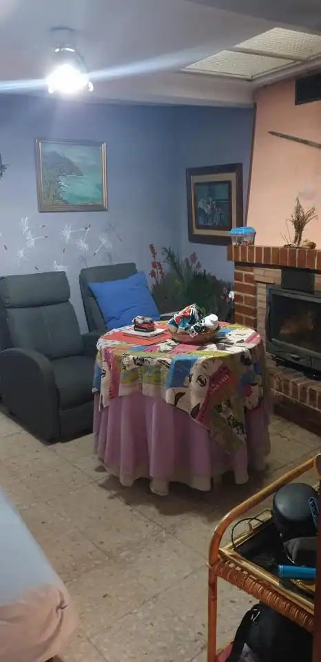Sala d'estar de Casa o xalet en venda en Alcázar del Rey amb Traster