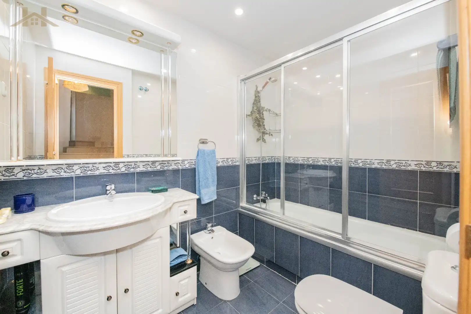 Bathroom of Houses for sale in Móstoles  with Heating, Private garden and Parquet flooring