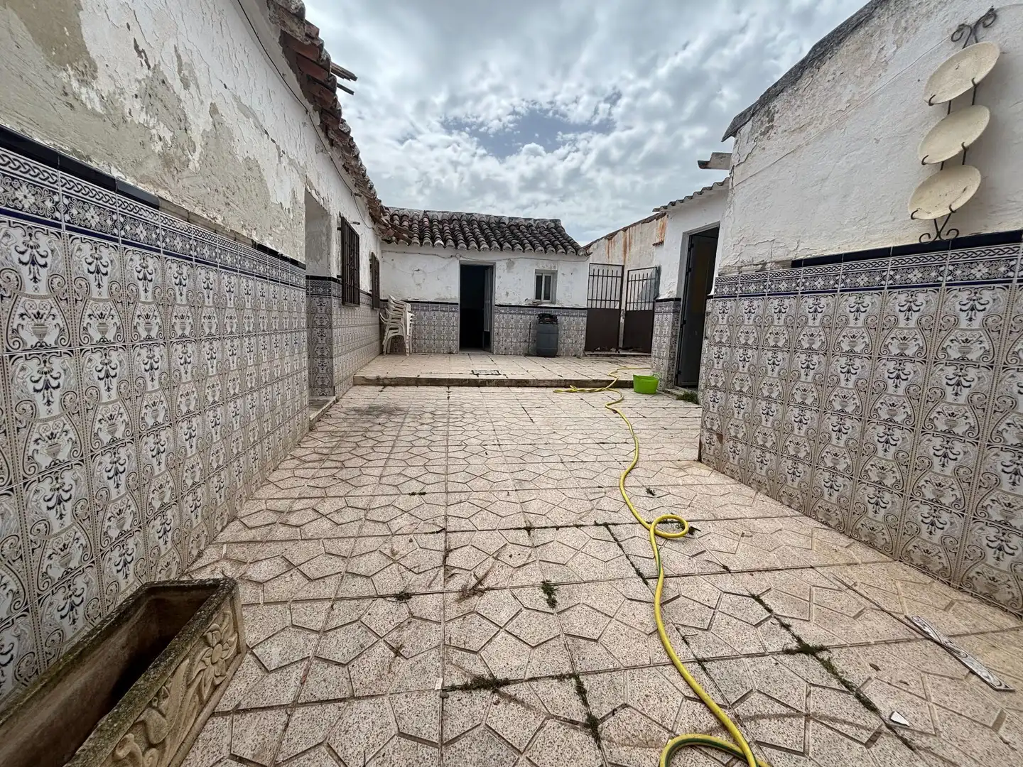Vista exterior de Casa o xalet en venda en Polán amb Jardí privat i Traster