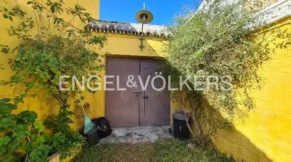 Vista exterior de Casa o chalet en venta en Sanlúcar la Mayor con Calefacción