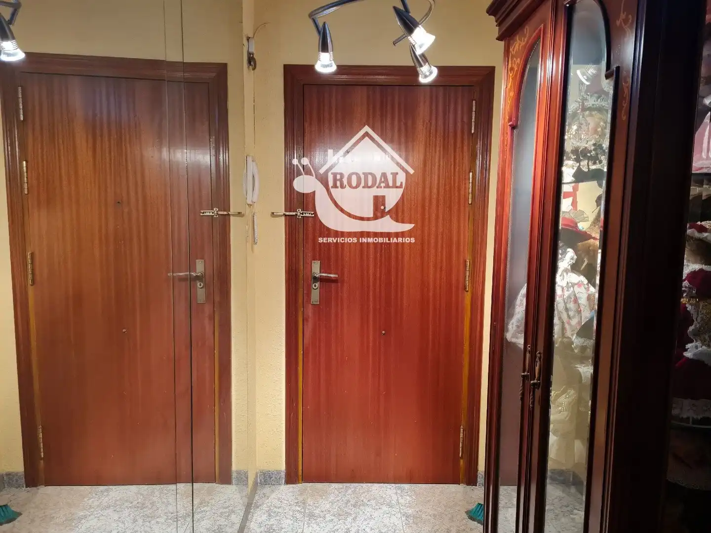 Piso en venta en Almería con Calefacción, Amueblado y Horno