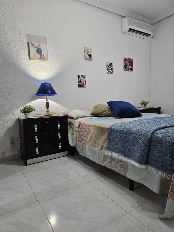 Habitación de Piso en venta en Madrid con Calefacción