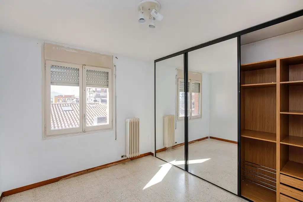 Schlafzimmer von Wohnung zum Verkauf in Girona