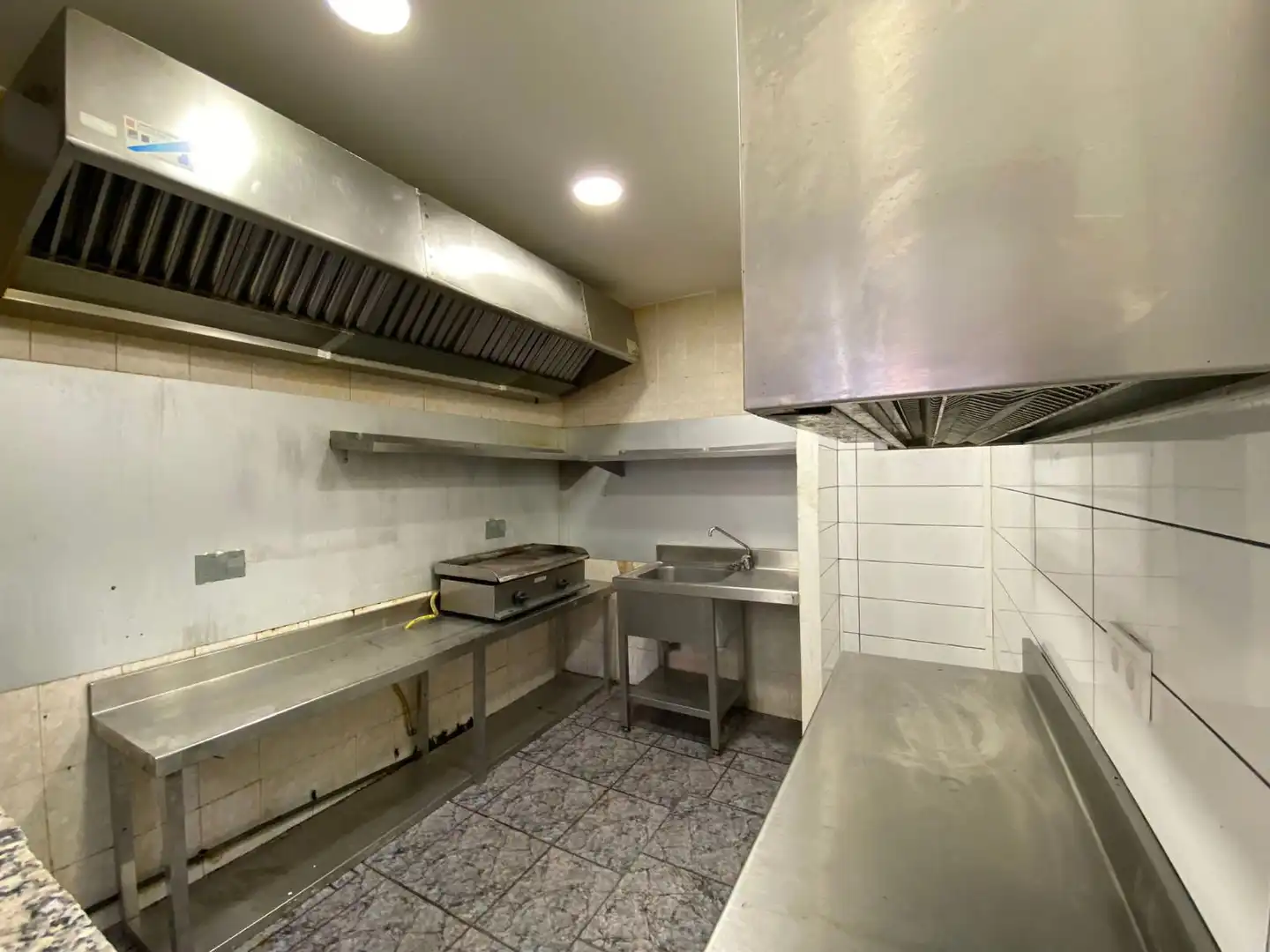 Cocina de Local de alquiler en Sant Feliu de Llobregat con Terraza
