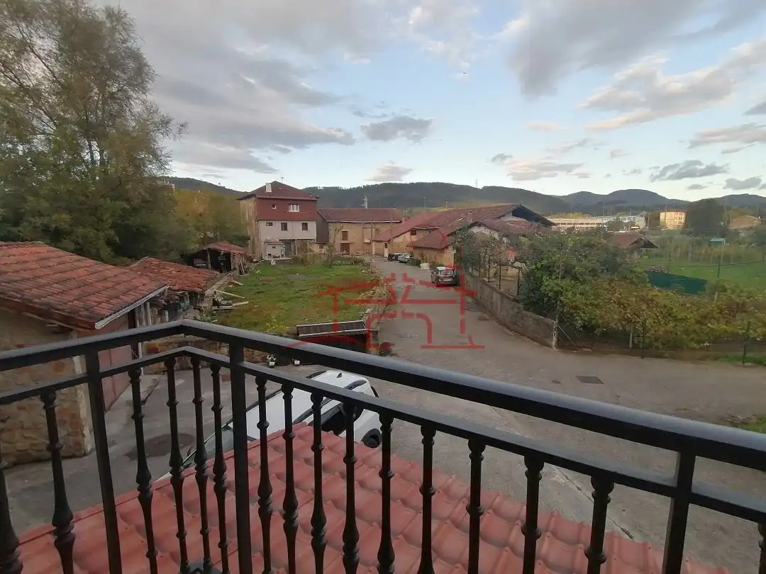 Außenansicht von Country house zum Verkauf in Amorebieta-Etxano mit Heizung, Terrasse und Balkon