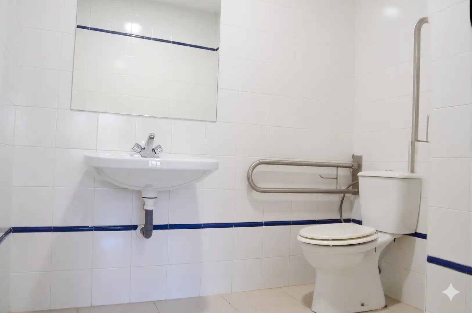 Baño de Oficina de alquiler en Cáceres