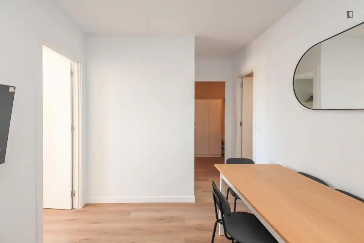 Room in Centre