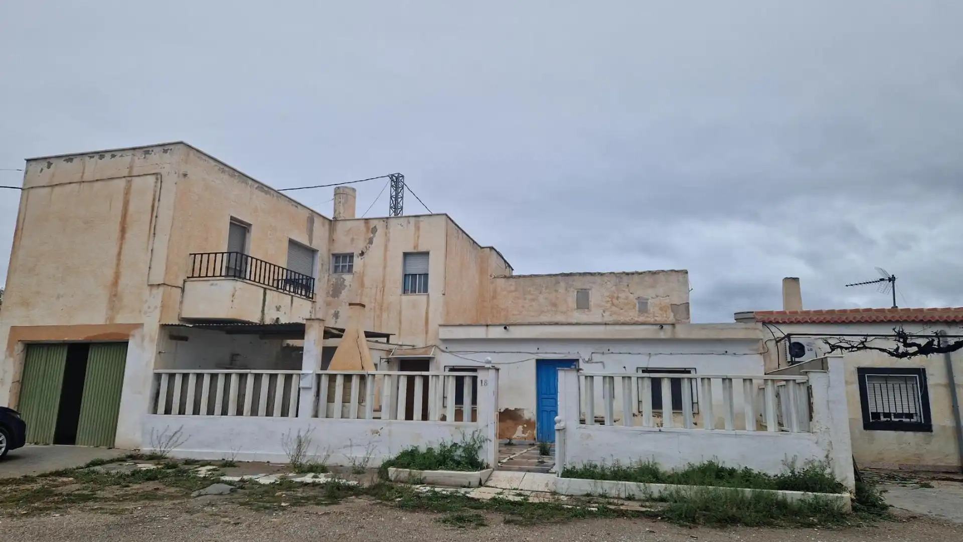 Exterior view of Houses for sale in Fines