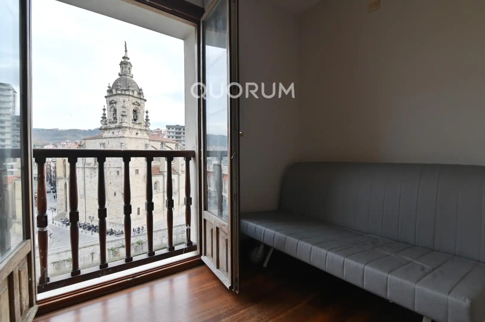Bedroom of Flat for sale in Bilbao   with Furnished, Balcony and Jacuzzi