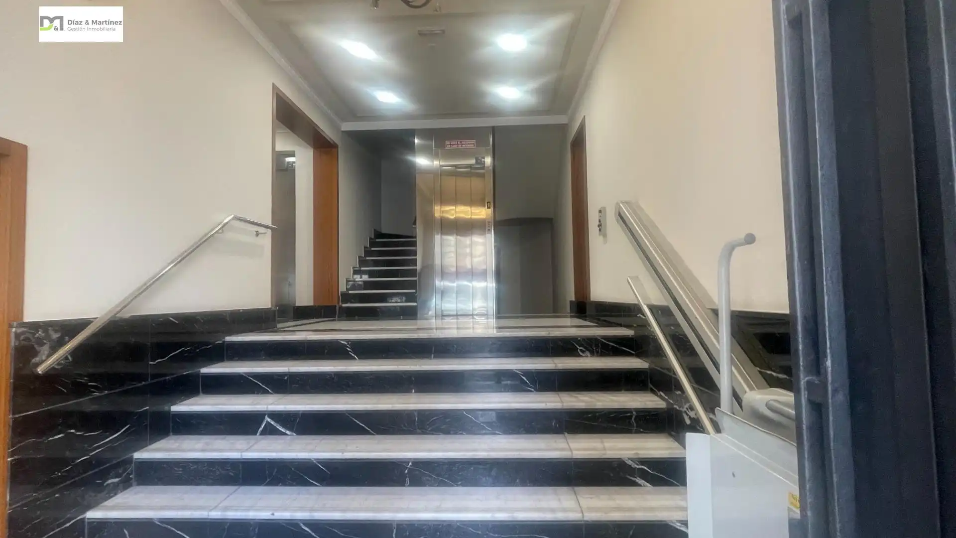 Apartamento en venta en León Capital  con Calefacción, Parquet y Trastero