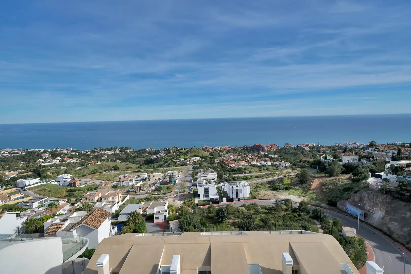Vista exterior de Ático en venta en Benalmádena con Jardín privado, Alarma y Piscina comunitaria