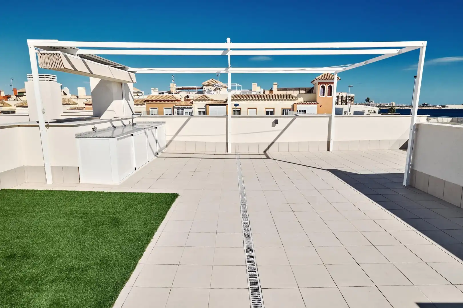 Terrace of Flat for sale in Torrevieja  with Air Conditioner, Terrace and Storage room
