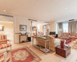 Sala d'estar de Apartament en venda en  Barcelona Capital amb Aire condicionat, Calefacció i Parquet