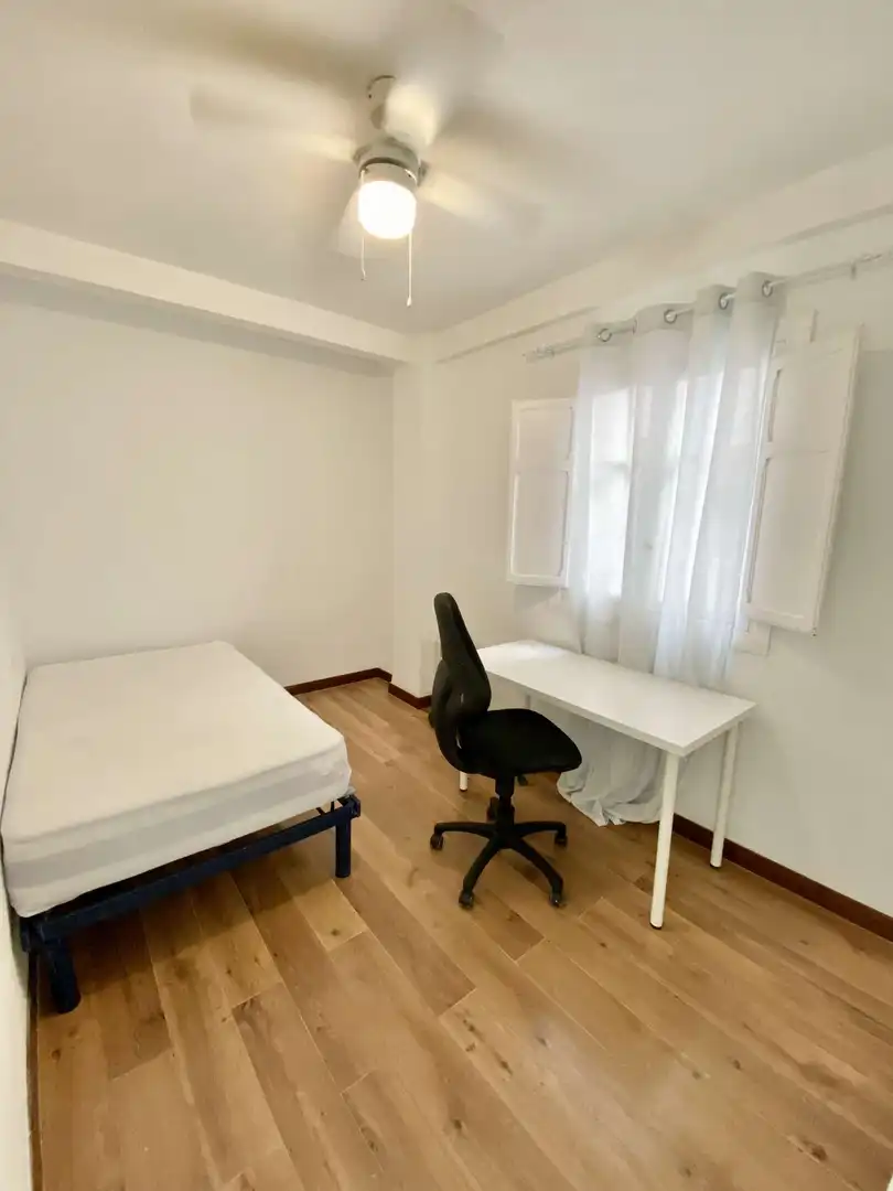 Bedroom of Flat for share in Murcia  with Air Conditioner, Terrace and Furnished