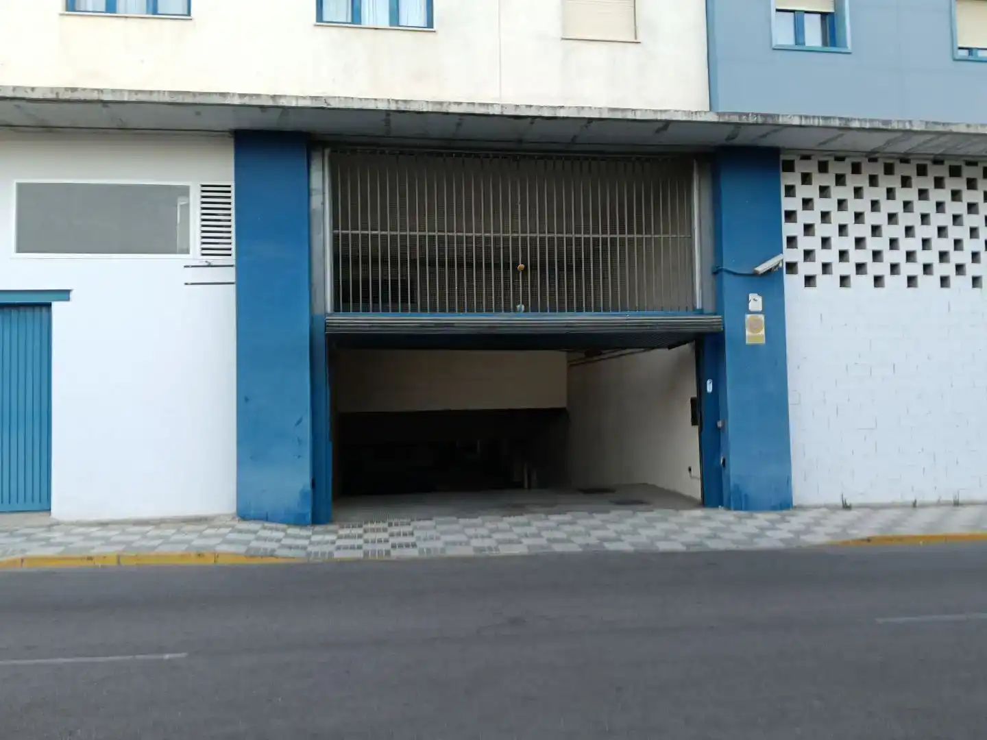 Aparcament de Apartament en venda en Bormujos amb Aire condicionat i Piscina