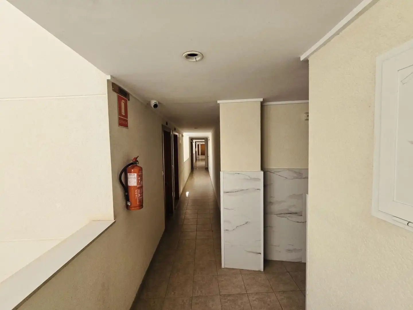 Wohnung zum Verkauf in Torrevieja mit Klimaanlage, Heizung und Privatgarten