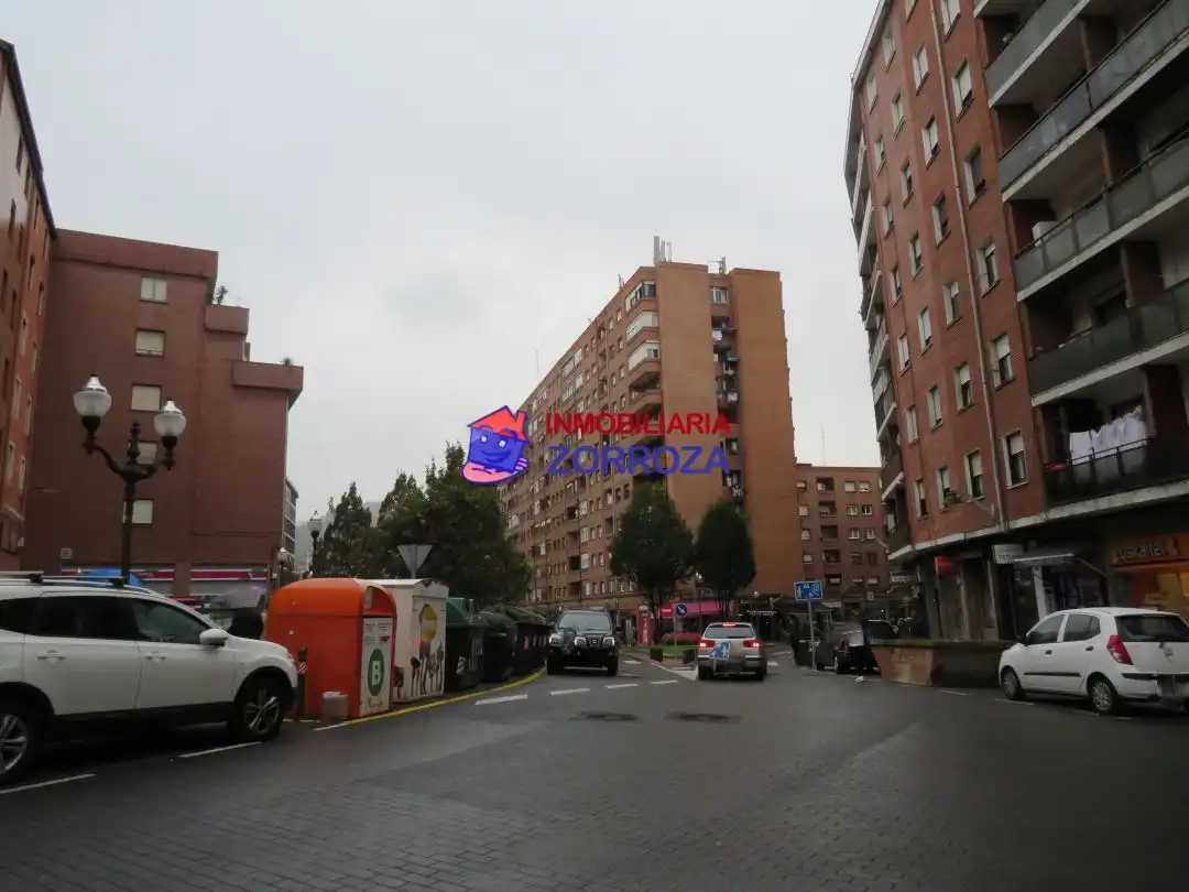 Vista exterior de Local de alquiler en Bilbao 