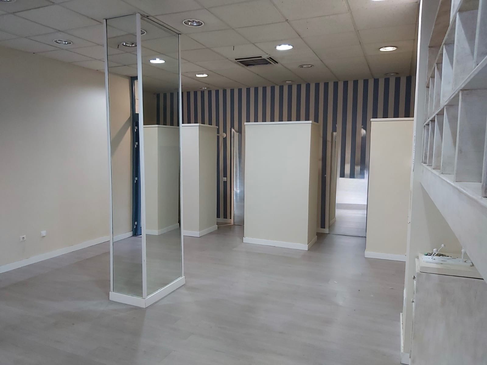 Local de lloguer en  Sevilla Capital amb Aire condicionat, Calefacció i Terrassa