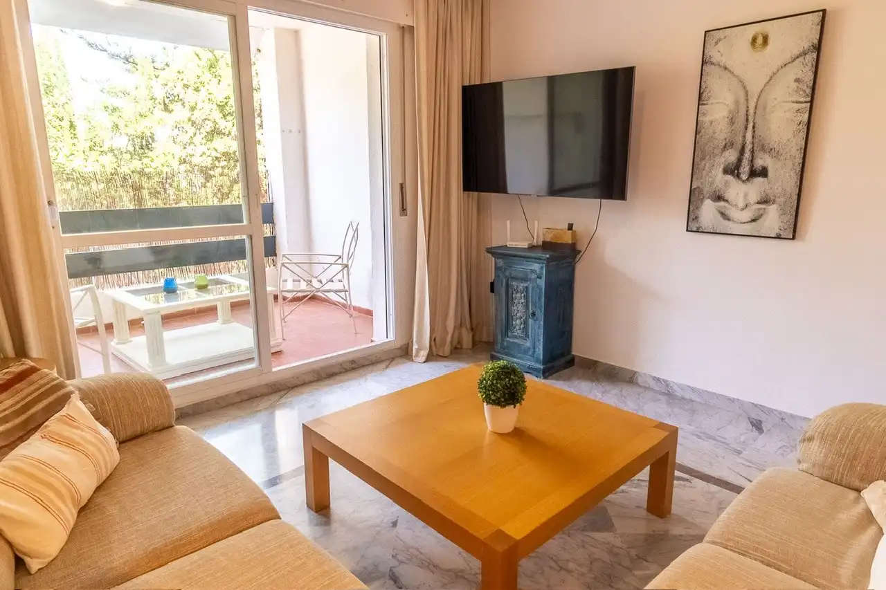 Sala de estar de Apartamento en venta en Marbella con Aire acondicionado, Terraza y Piscina