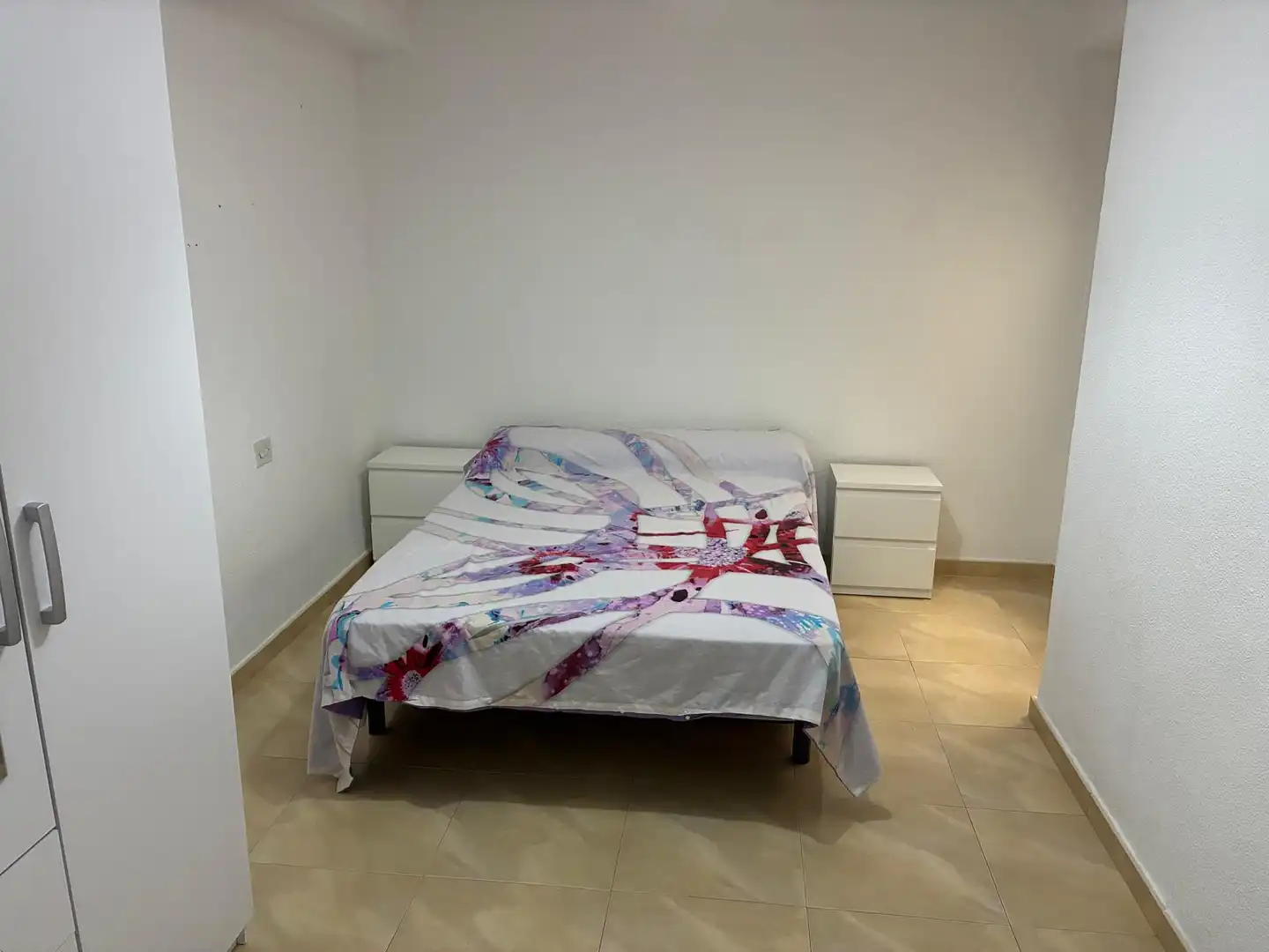 Dormitori de Pis de lloguer en Granada amb Moblat, Forn i Rentadora