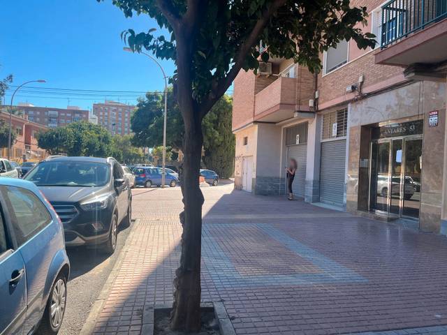 Local comercial en Alquiler en Calle Carmen Conde en Ciudad Jardín