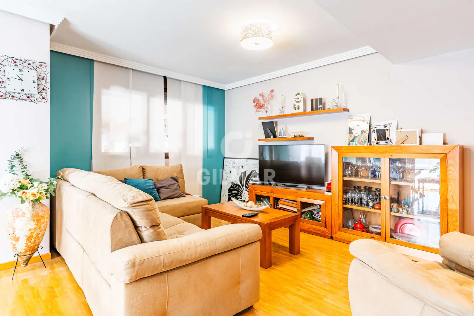 Wohnzimmer von Einfamilien-Reihenhaus zum Verkauf in Arroyomolinos (Madrid) mit Heizung, Privatgarten und Schwimmbad