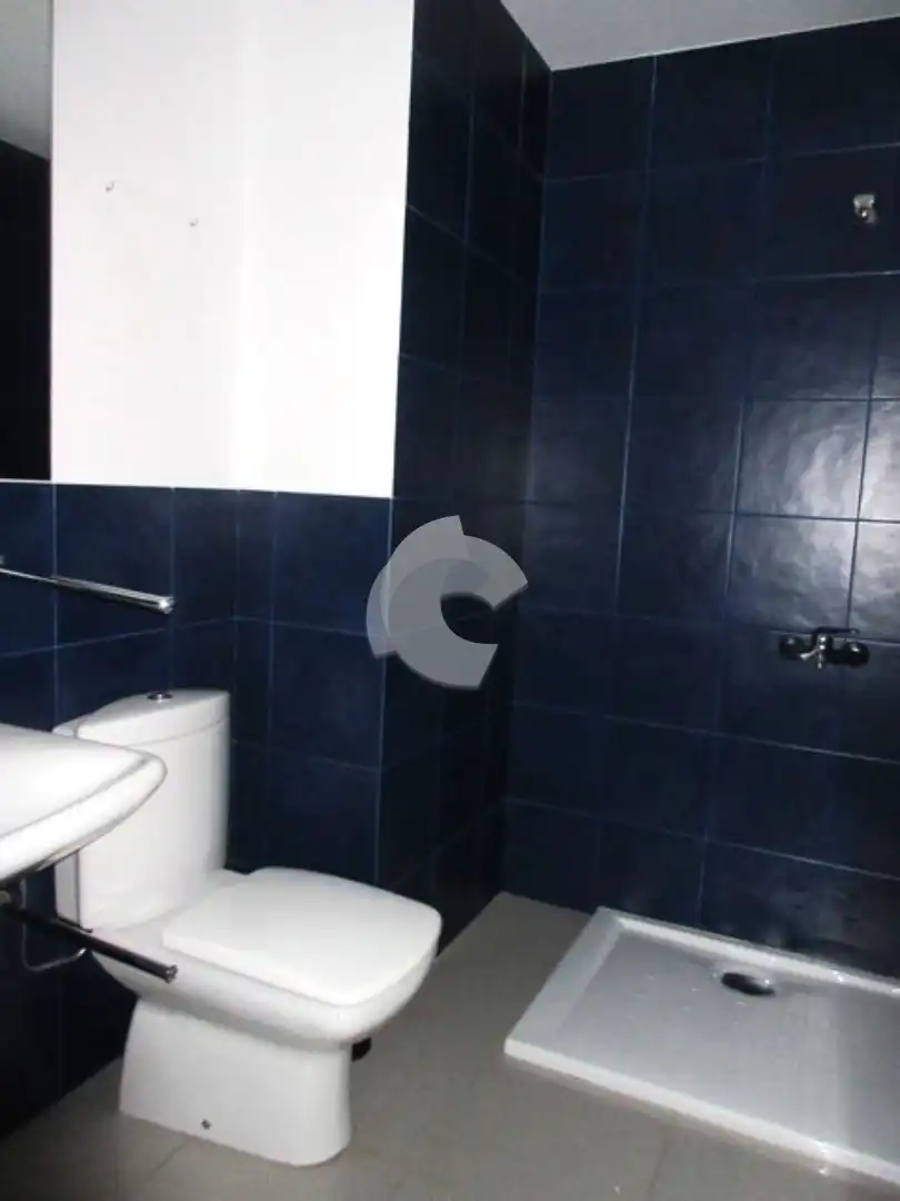 Badezimmer von Büro zum Verkauf in Fene