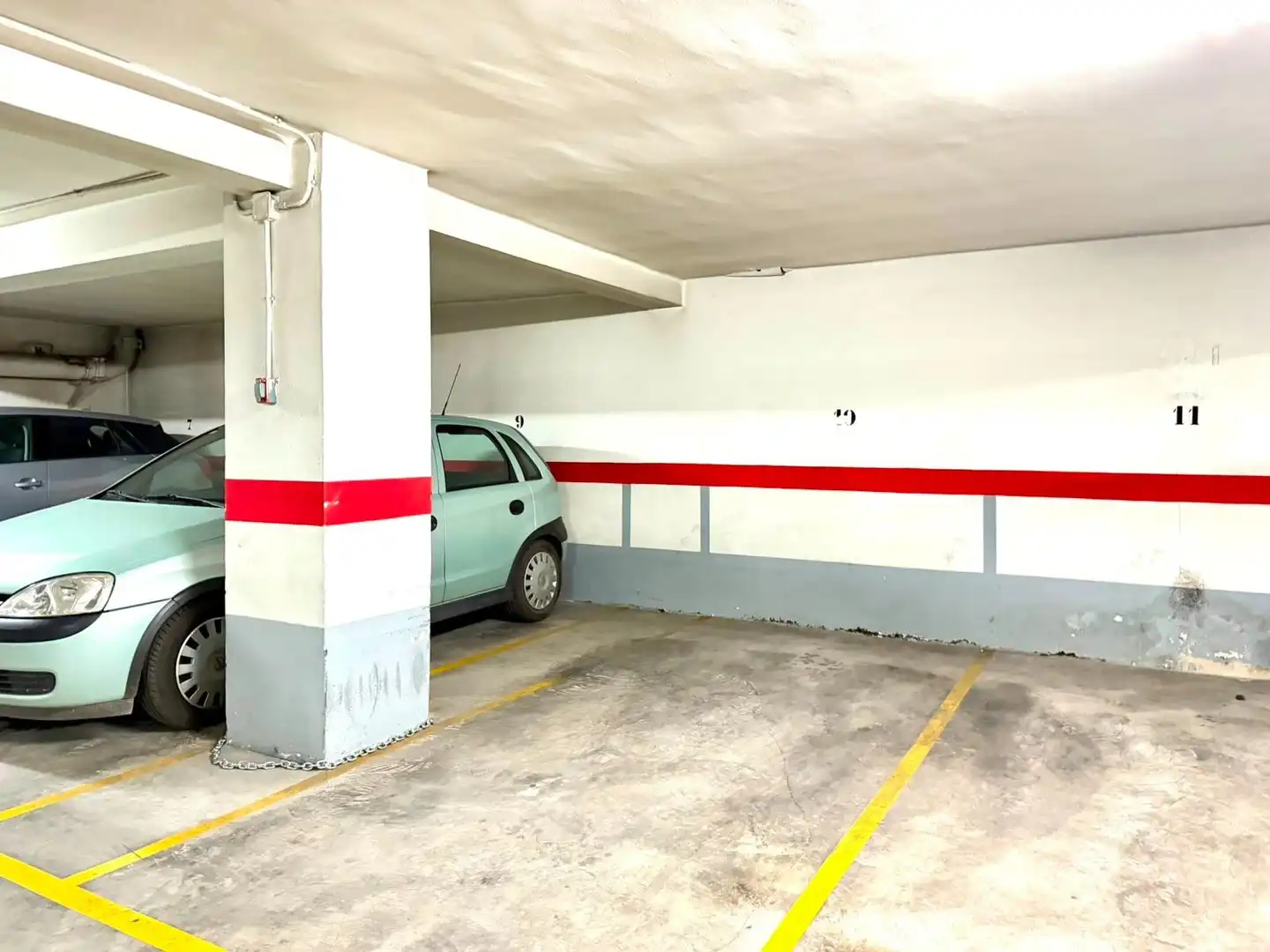 Parking of Flat for rent in Valencia  with Air Conditioner, Heating and Balcony