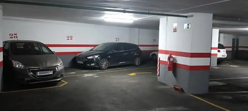 Parkplatz von Garage zum Verkauf in Zaragoza
